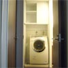 洗濯機ラックは、狭いスペースに上手に設置する。