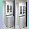 オーダー食器棚は、冷凍庫（冷蔵庫）をまたいで、便利に活用。